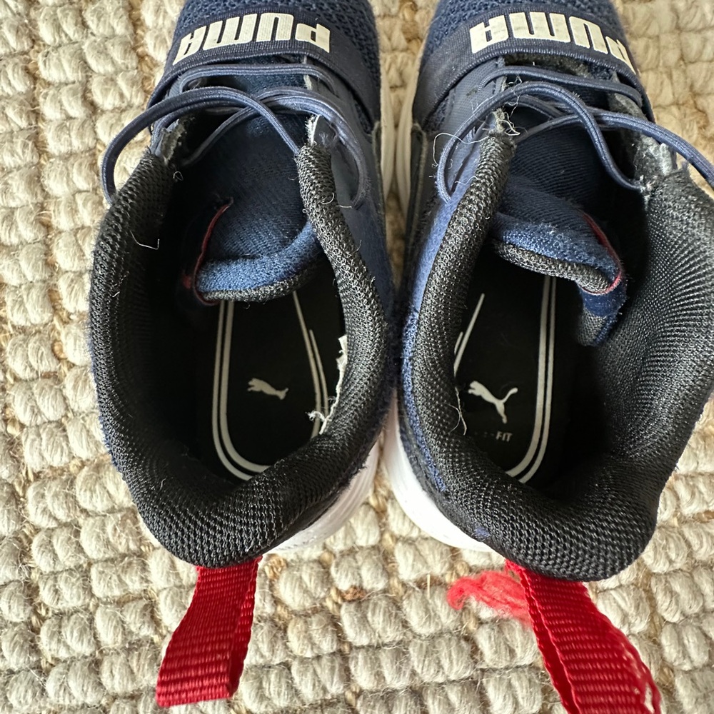 Puma shoes size 10c for toddler size 4T - Picture 4 of 8